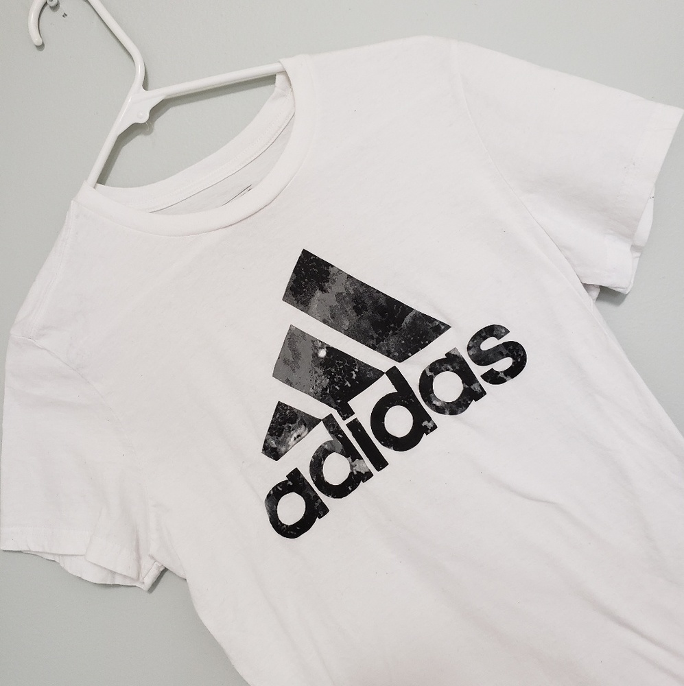 Adidas T-Shirt